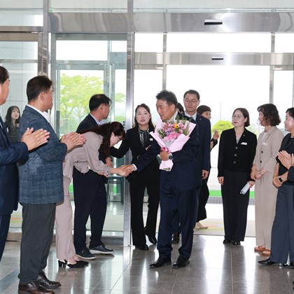 예천군청 첫 등청(7월 1일)