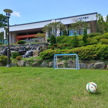 예천박물관 잔디밭 축구골대 설치