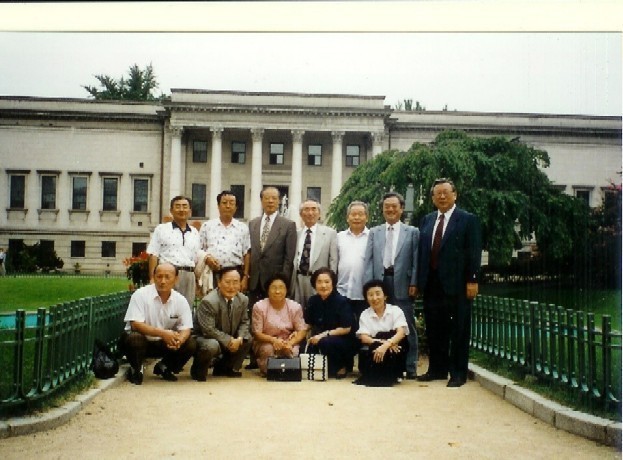 용문 23회 친구들(1996년,덕수궁에서)