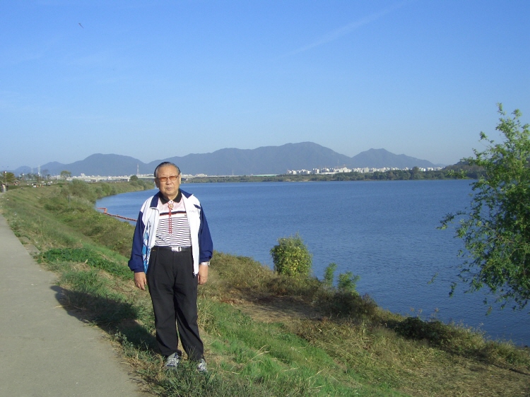 한강변 고수부지에서(2008.10.11)