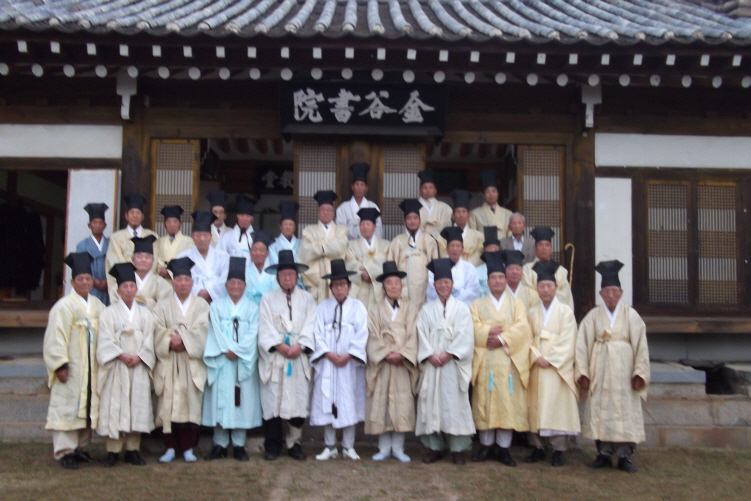 모든 제례를 마치고