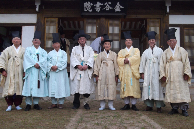 추향사를 마치고 기념으로